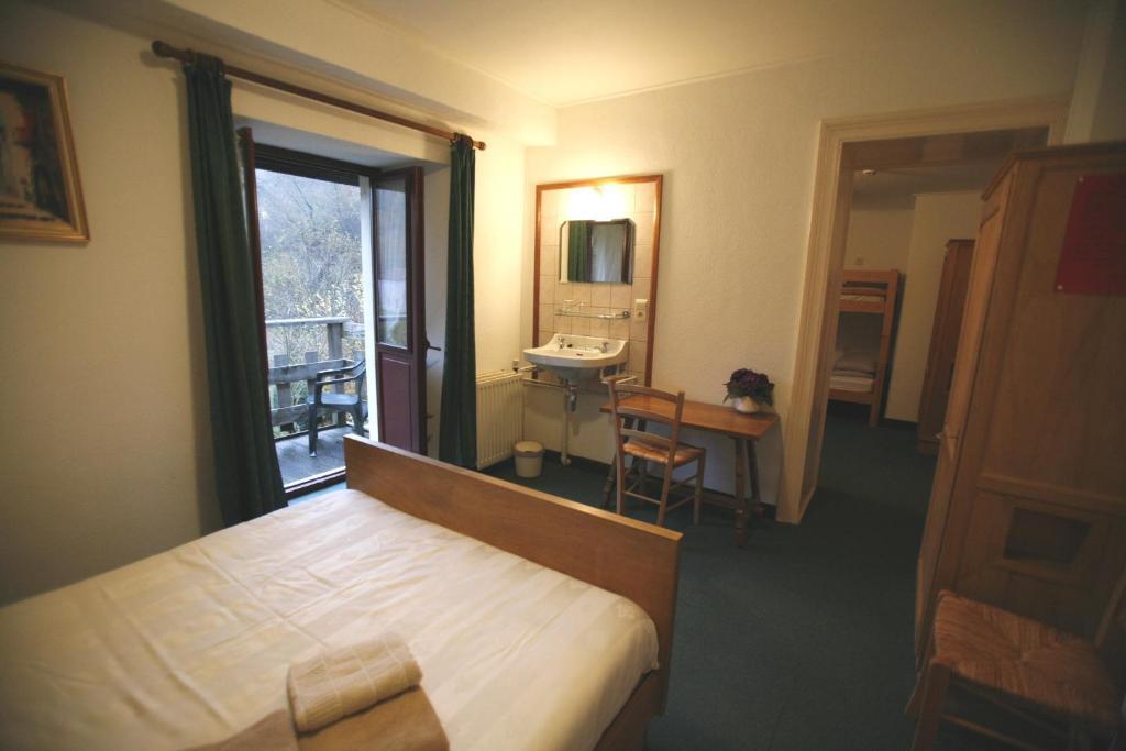 Hotel Gai-Sejour Ла Рош ан Арден Стая снимка